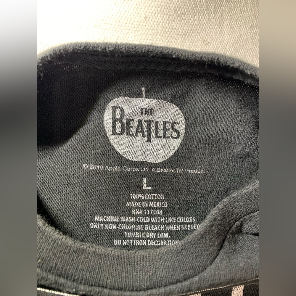 Beatles Abbey Road Black and White Tee Shirt - Picture 9 of 10